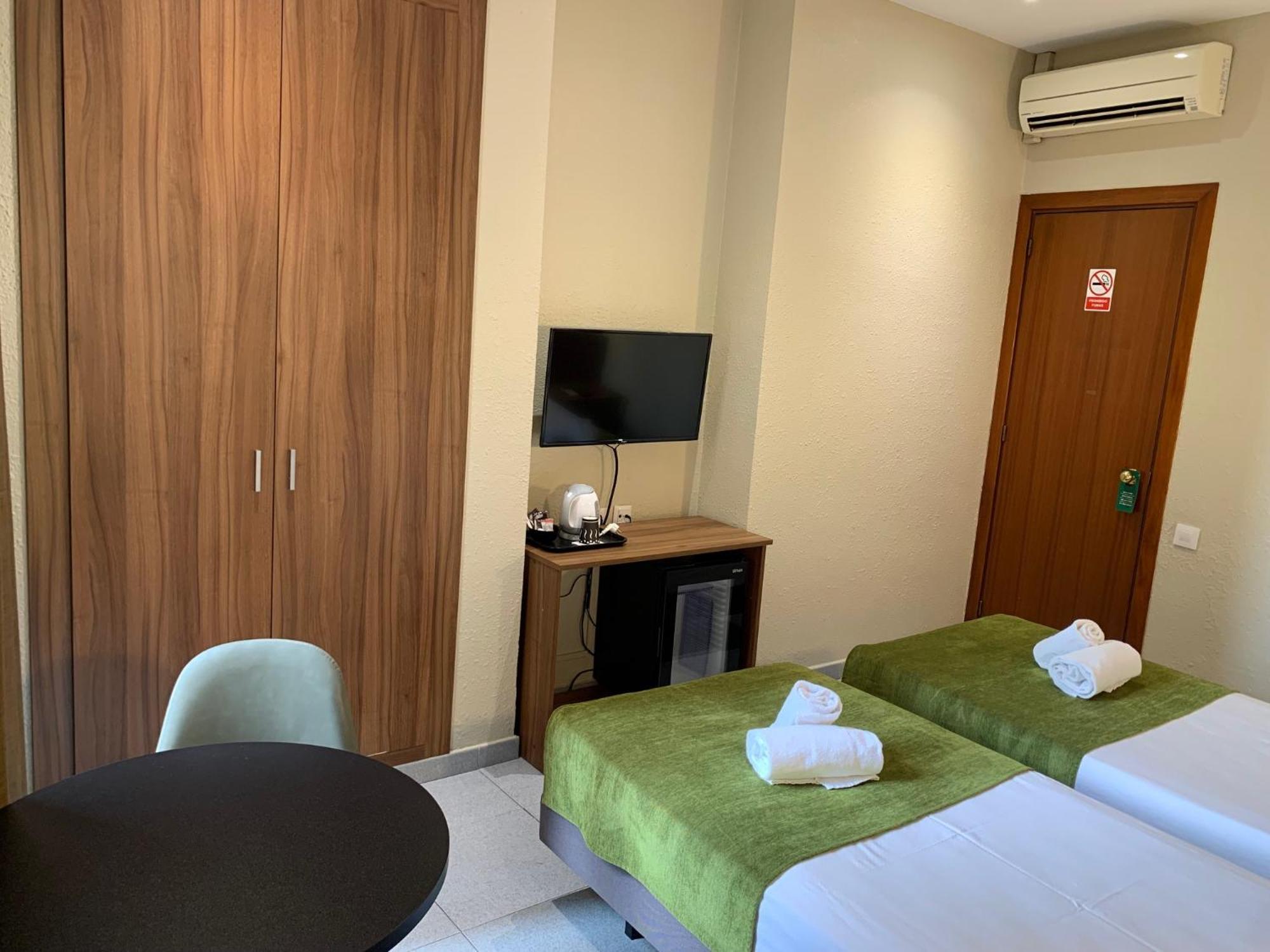 ברצלונה Hotel Aneto מראה חיצוני תמונה