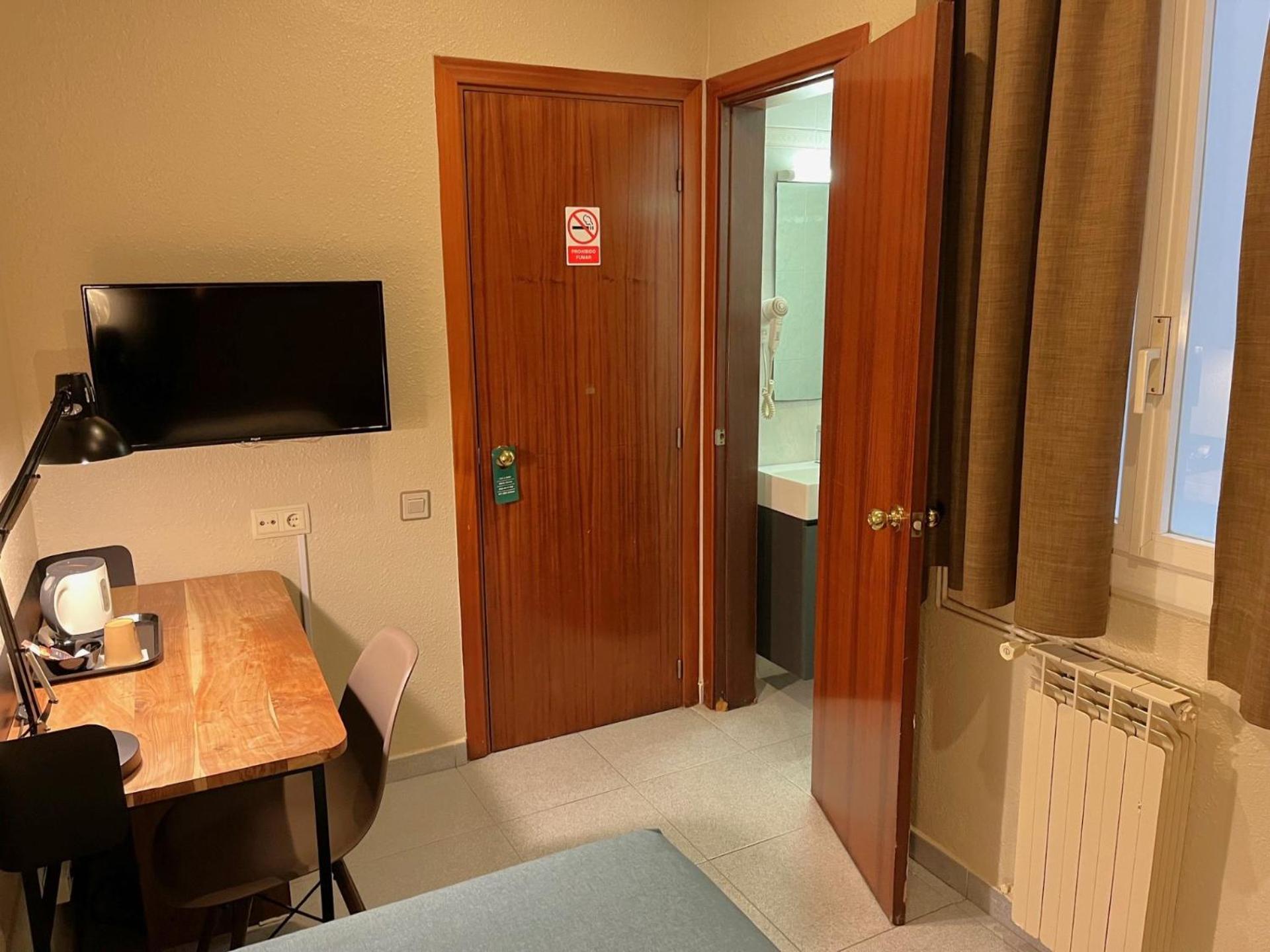 ברצלונה Hotel Aneto מראה חיצוני תמונה