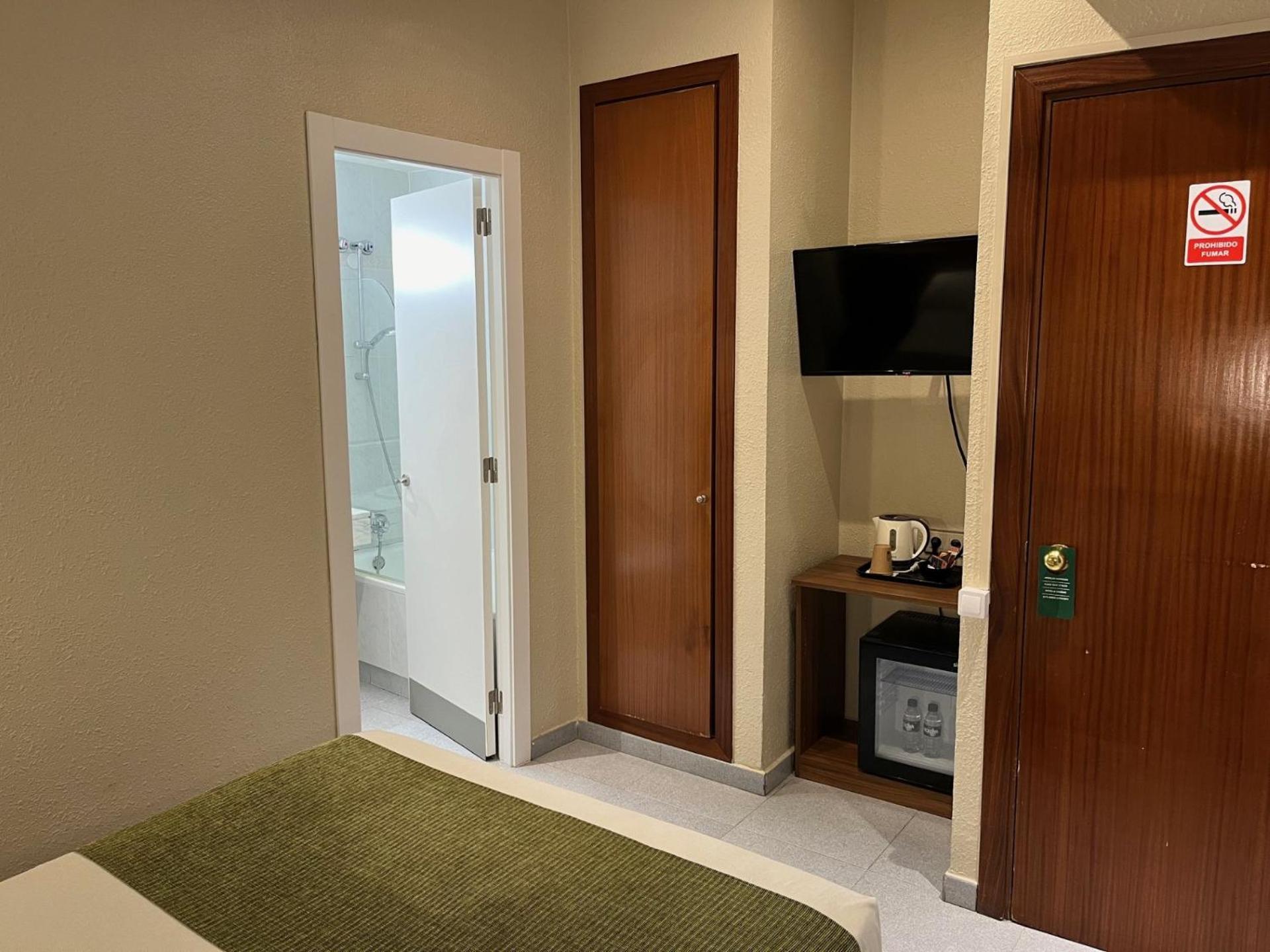 ברצלונה Hotel Aneto מראה חיצוני תמונה